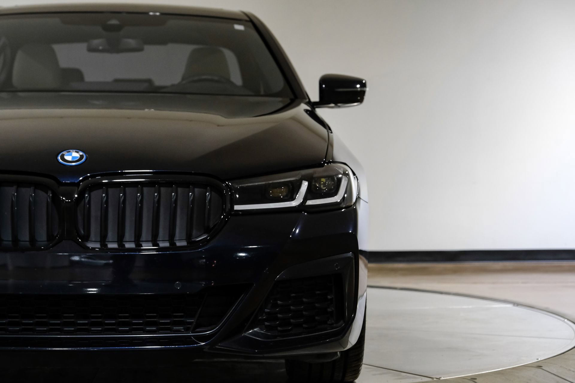 Used 2023 BMW 530e w/ M Sport Package image 50