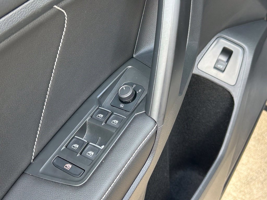 Certified 2023 Volkswagen Tiguan SE w/ Panoramic Sunroof Package FWD image 21