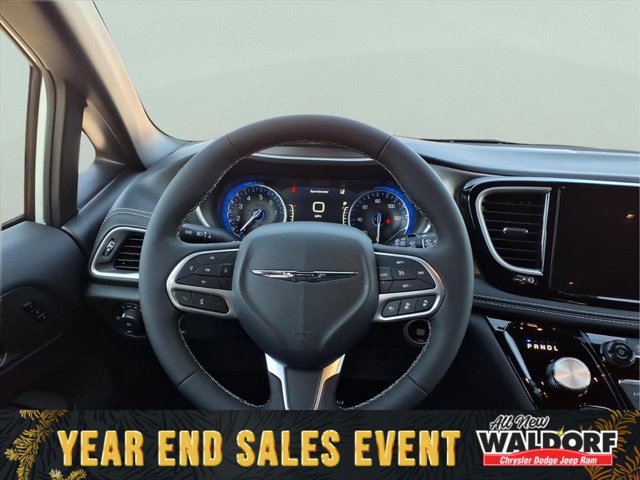 New 2026 Chrysler Pacifica Select image 13