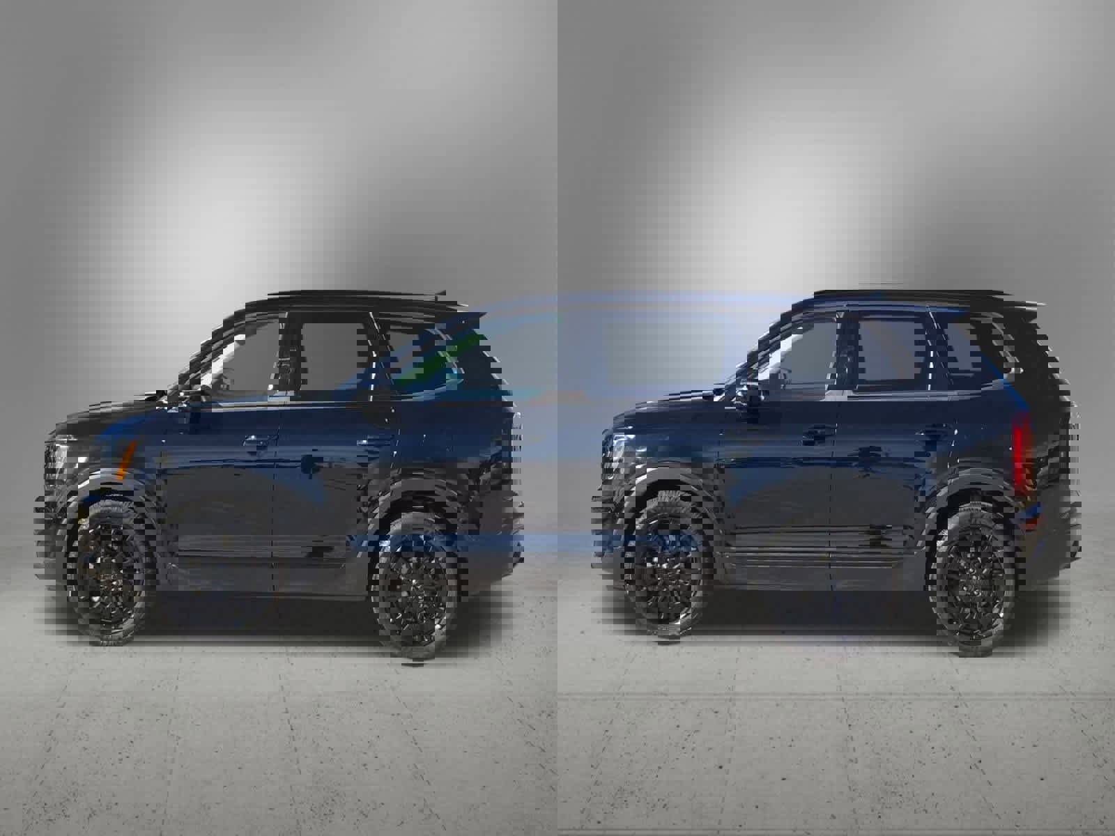 Used 2021 Kia Telluride SX w/ Nightfall Edition Package image 3