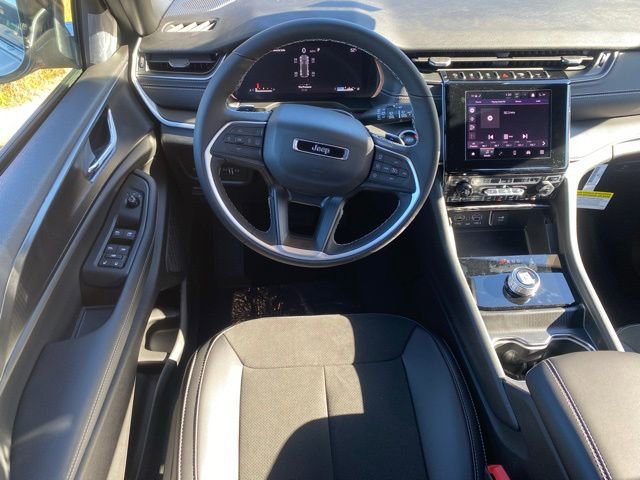 New 2025 Jeep Grand Cherokee Altitude AWD/4WD image 35