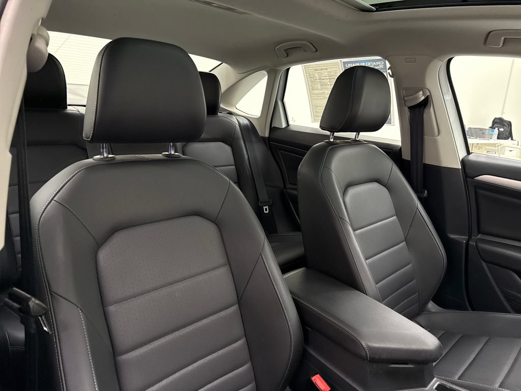Used 2021 Volkswagen Jetta SE w/ SE Cold Weather Package FWD image 23