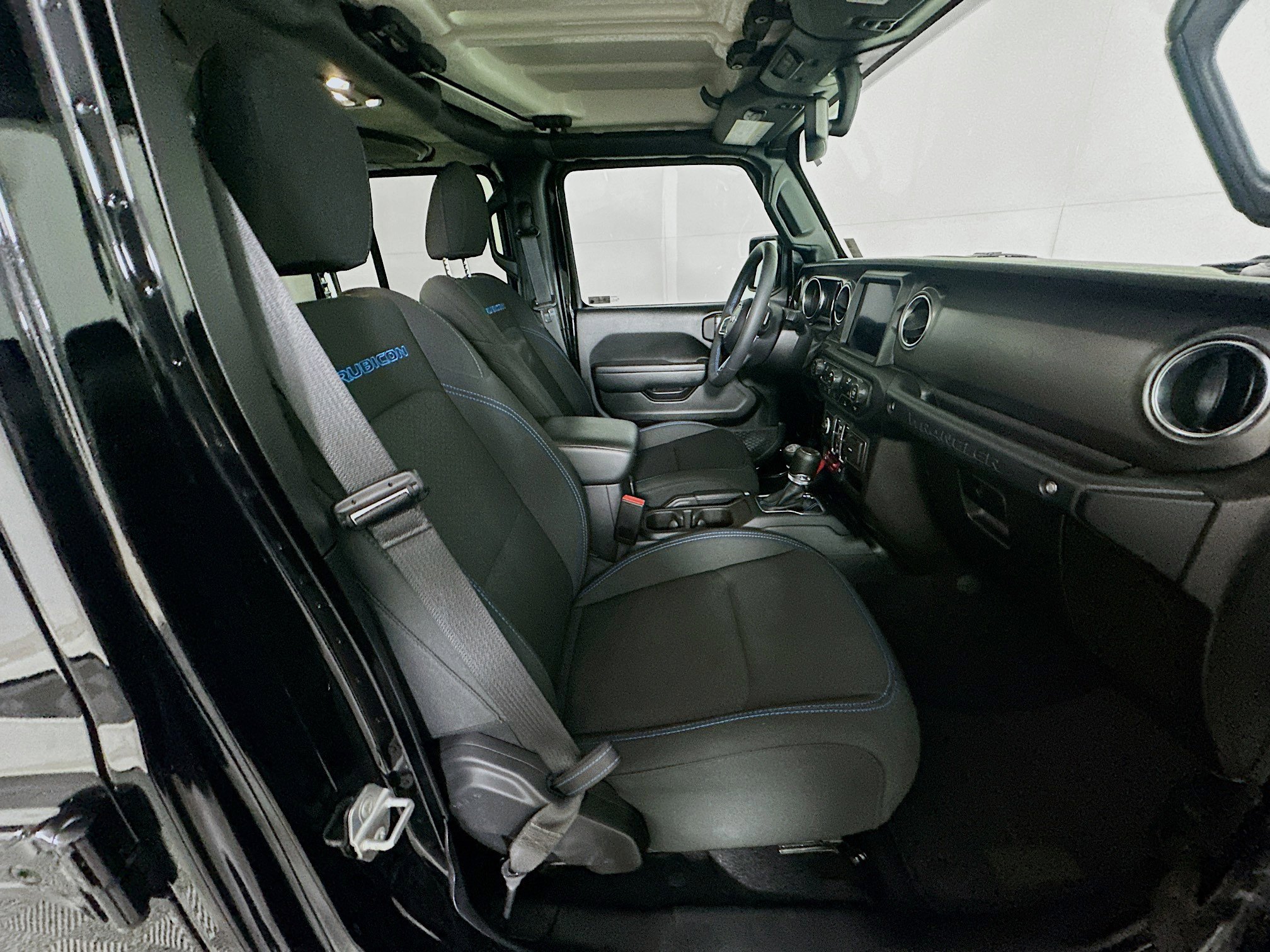 Used 2023 Jeep Wrangler Unlimited Rubicon 4xe image 28