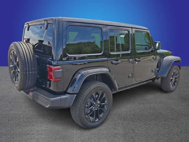 Used 2025 Jeep Wrangler Unlimited Sahara w/ Safety Group AWD/4WD image 4