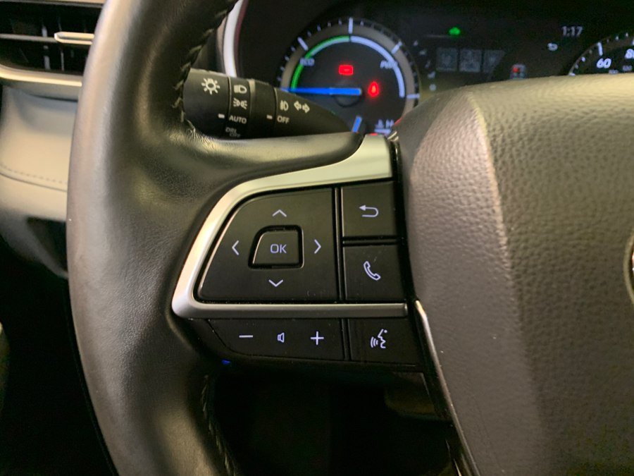 Used 2021 Toyota Highlander XLE AWD/4WD image 24