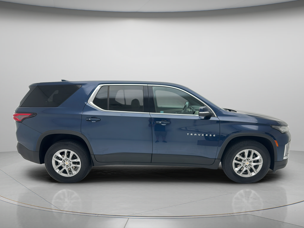 Used 2023 Chevrolet Traverse LS w/ Safety Package AWD/4WD image 4