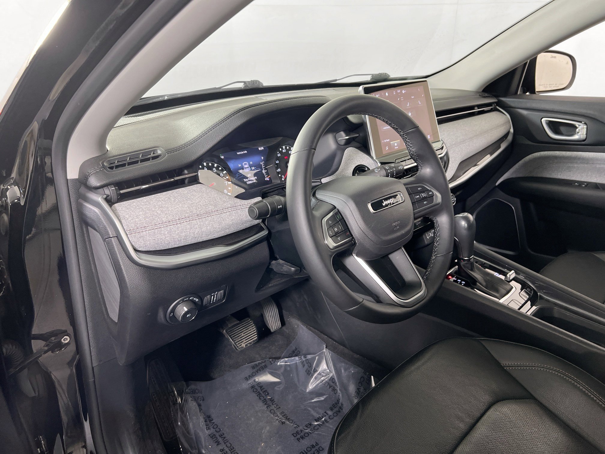 Used 2022 Jeep Compass Latitude image 9