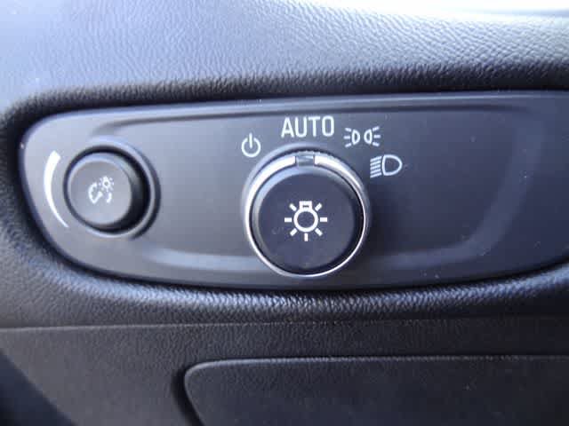 Used 2021 Chevrolet Malibu RS FWD image 16