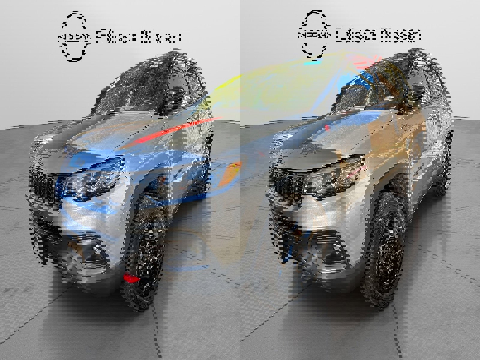 Used 2023 Jeep Compass Trailhawk image 2