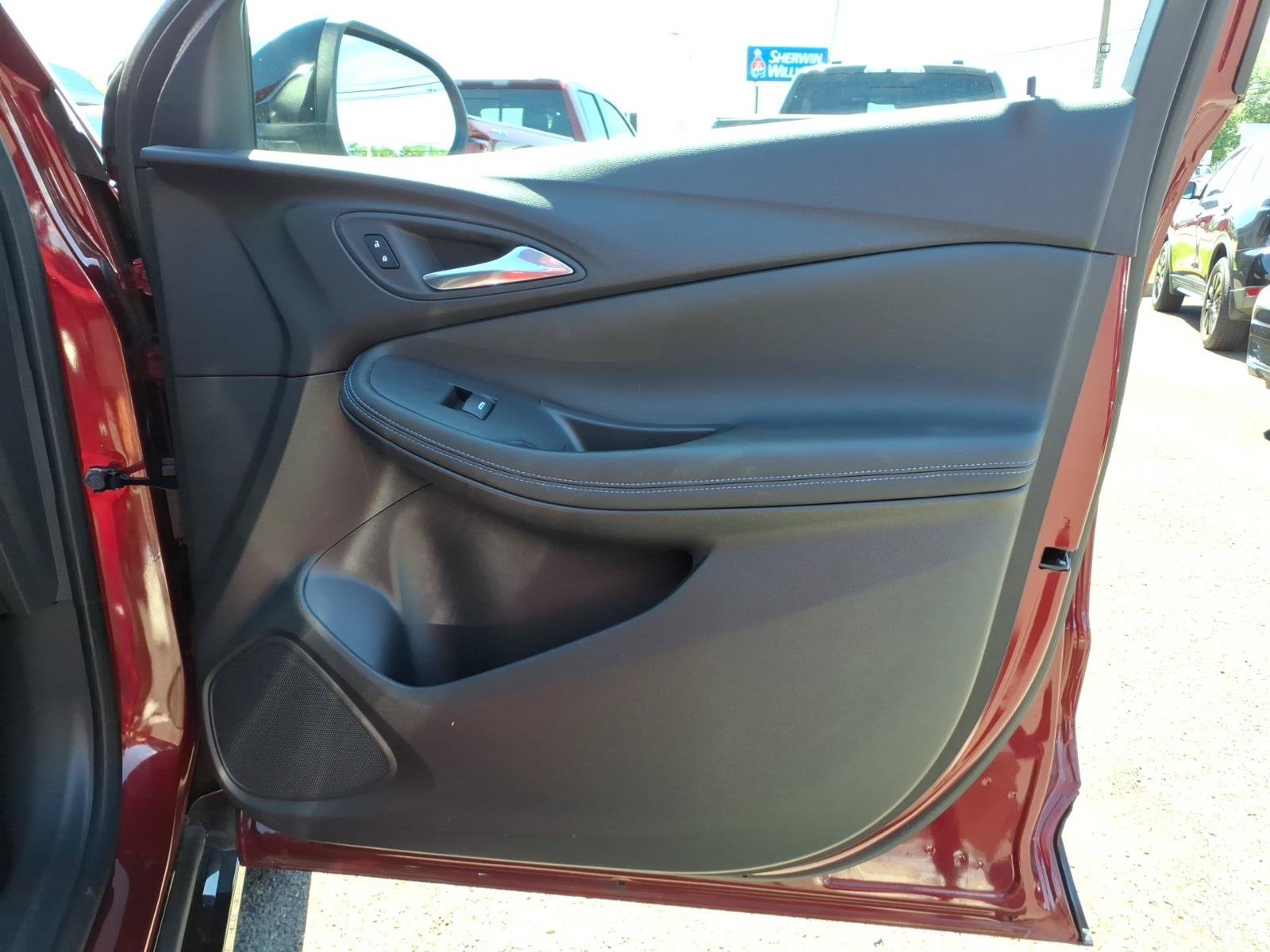 Used 2025 Buick Encore GX Sport Touring w/ Comfort Package FWD image 29