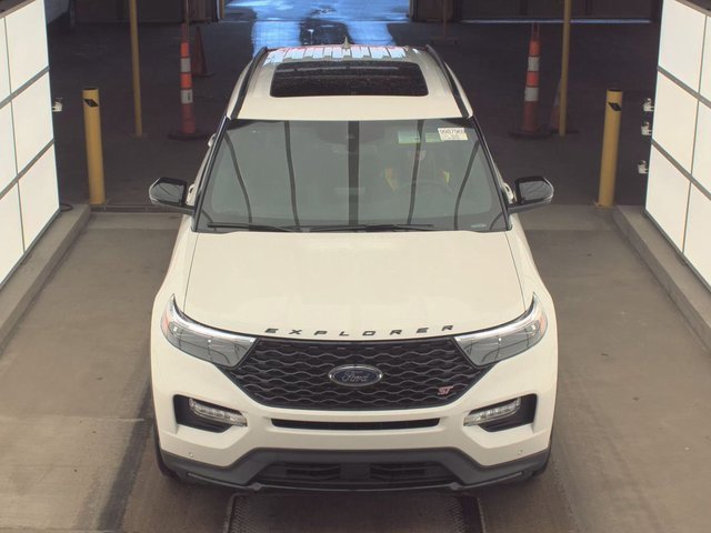 Used 2024 Ford Explorer ST w/ Equipment Group 401A image 2