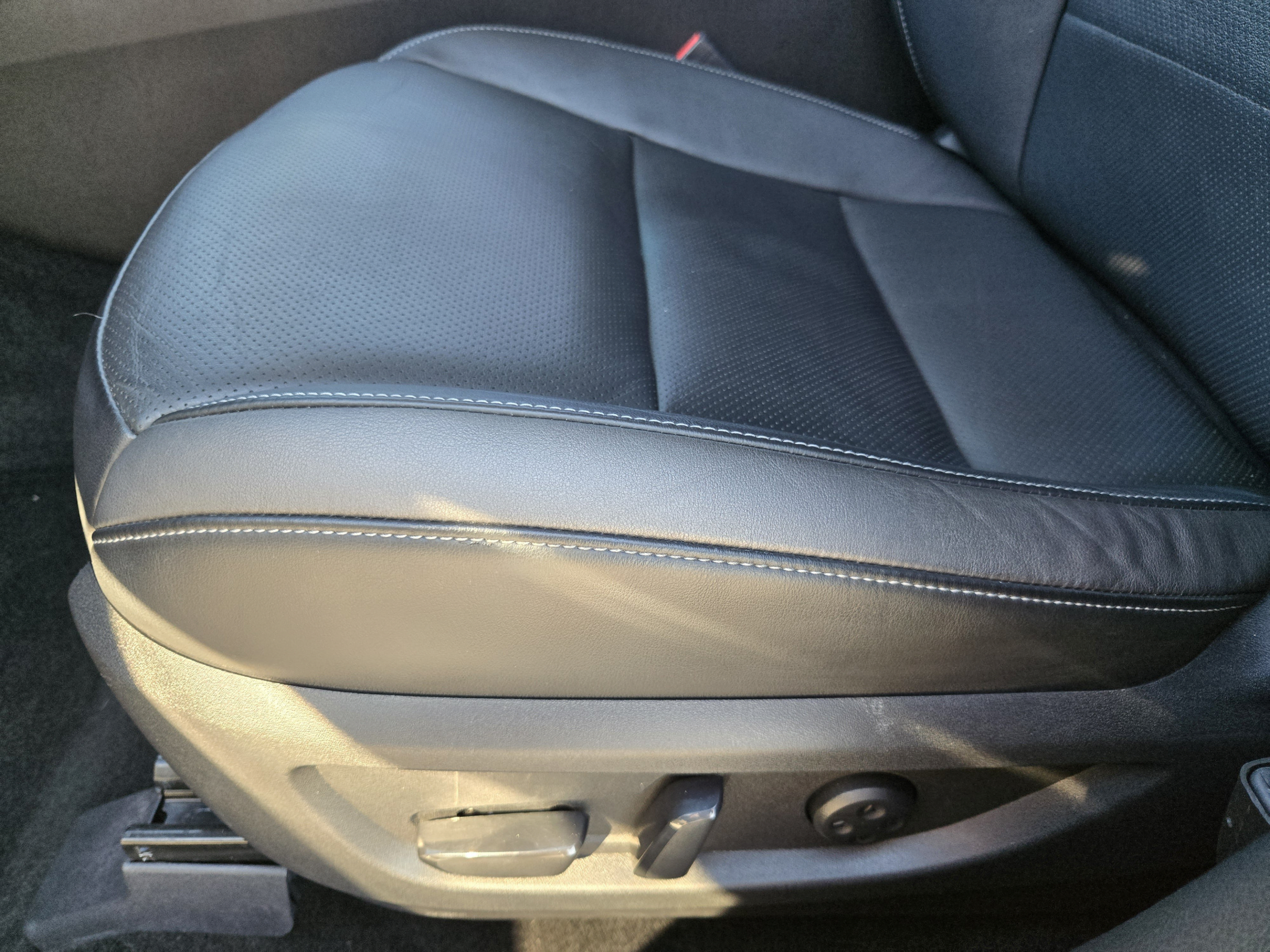 Used 2023 INFINITI QX50 Luxe FWD image 21