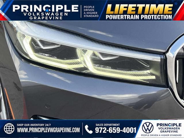 Used 2021 BMW 740i w/ Premium Package RWD image 7