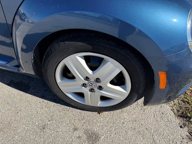 Used 2016 Volkswagen Beetle 1.8T S image 9