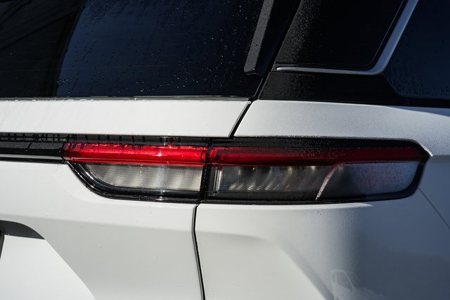 New 2025 Jeep Grand Cherokee Summit image 8
