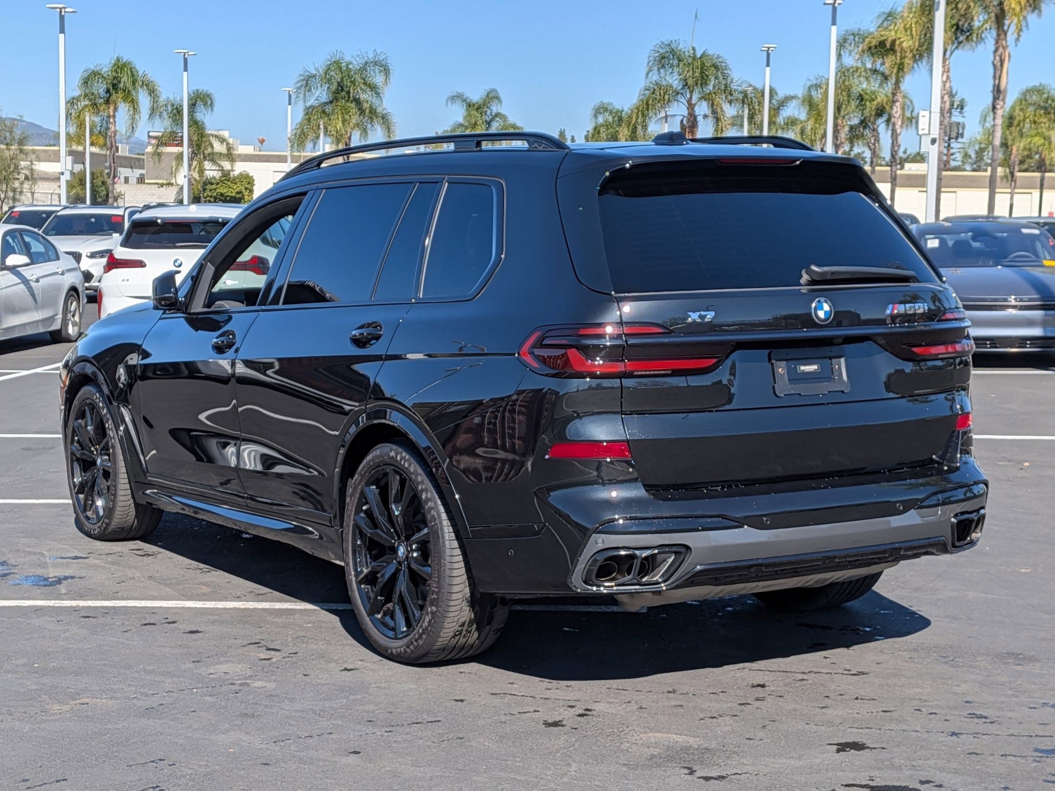 Used 2024 BMW X7 M60i w/ Executive Package image 8