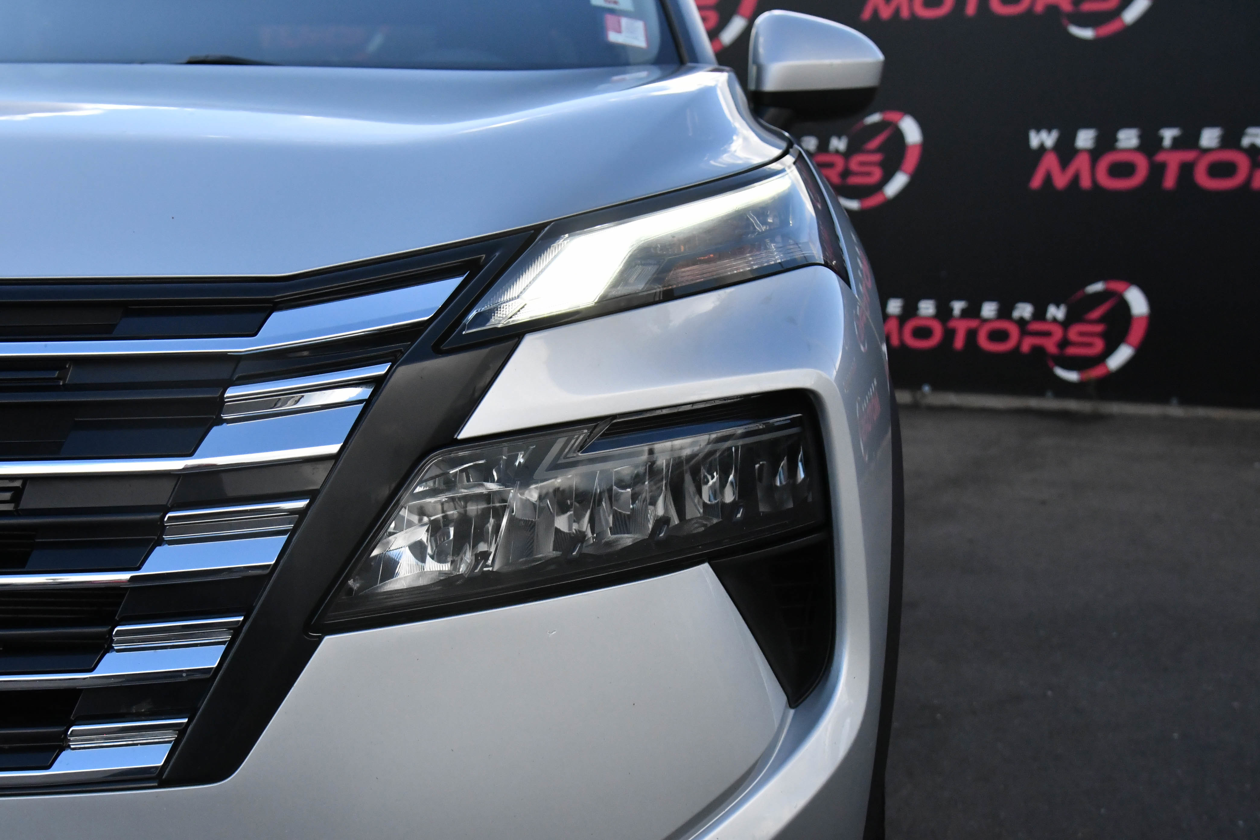 Used 2024 Nissan Rogue SV image 11