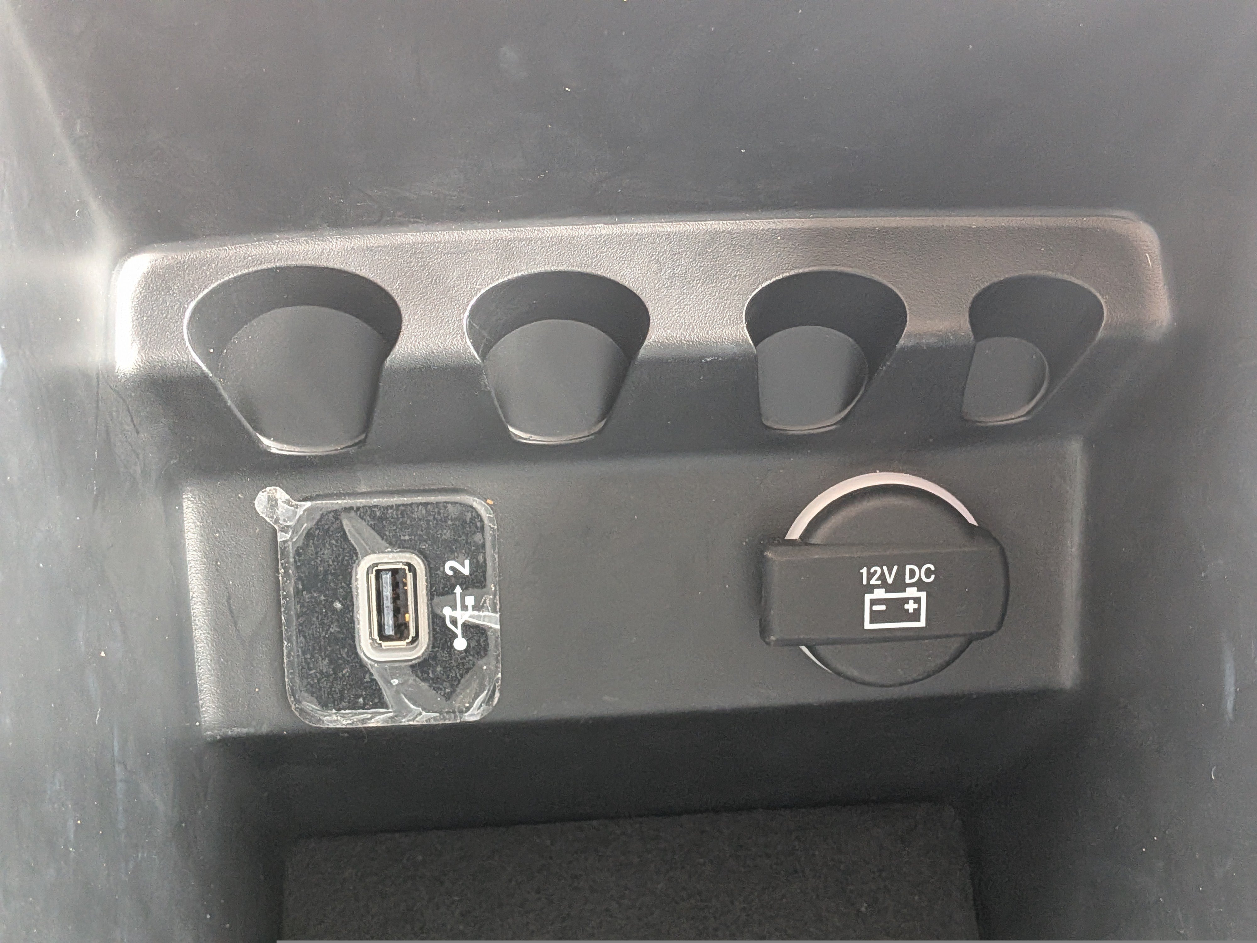 Used 2020 Jeep Cherokee Limited FWD image 31