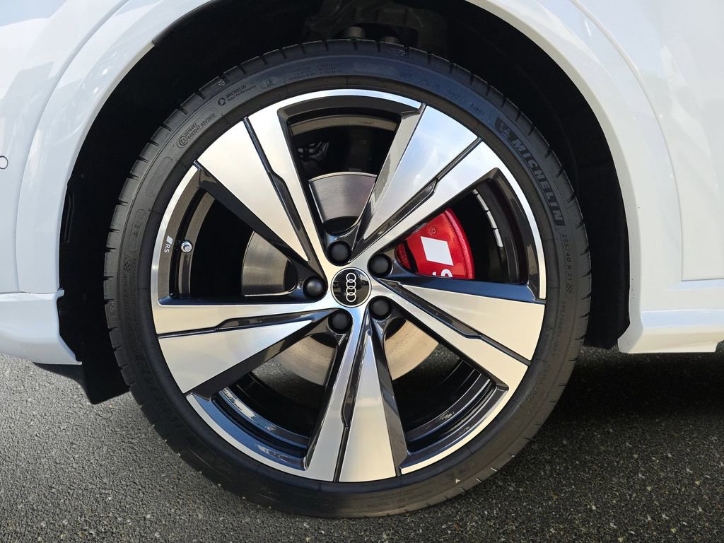New 2025 Audi SQ5 Prestige image 33