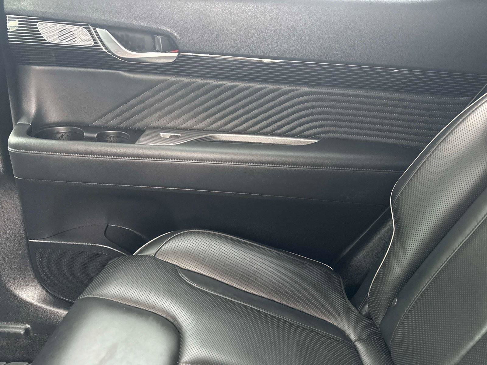 Used 2023 Hyundai Palisade Calligraphy image 15