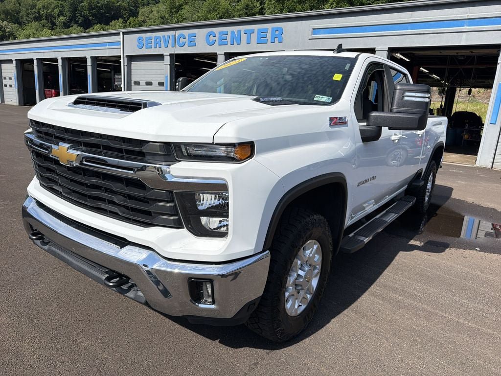 Used 2024 Chevrolet Silverado 2500 LT AWD/4WD image 10