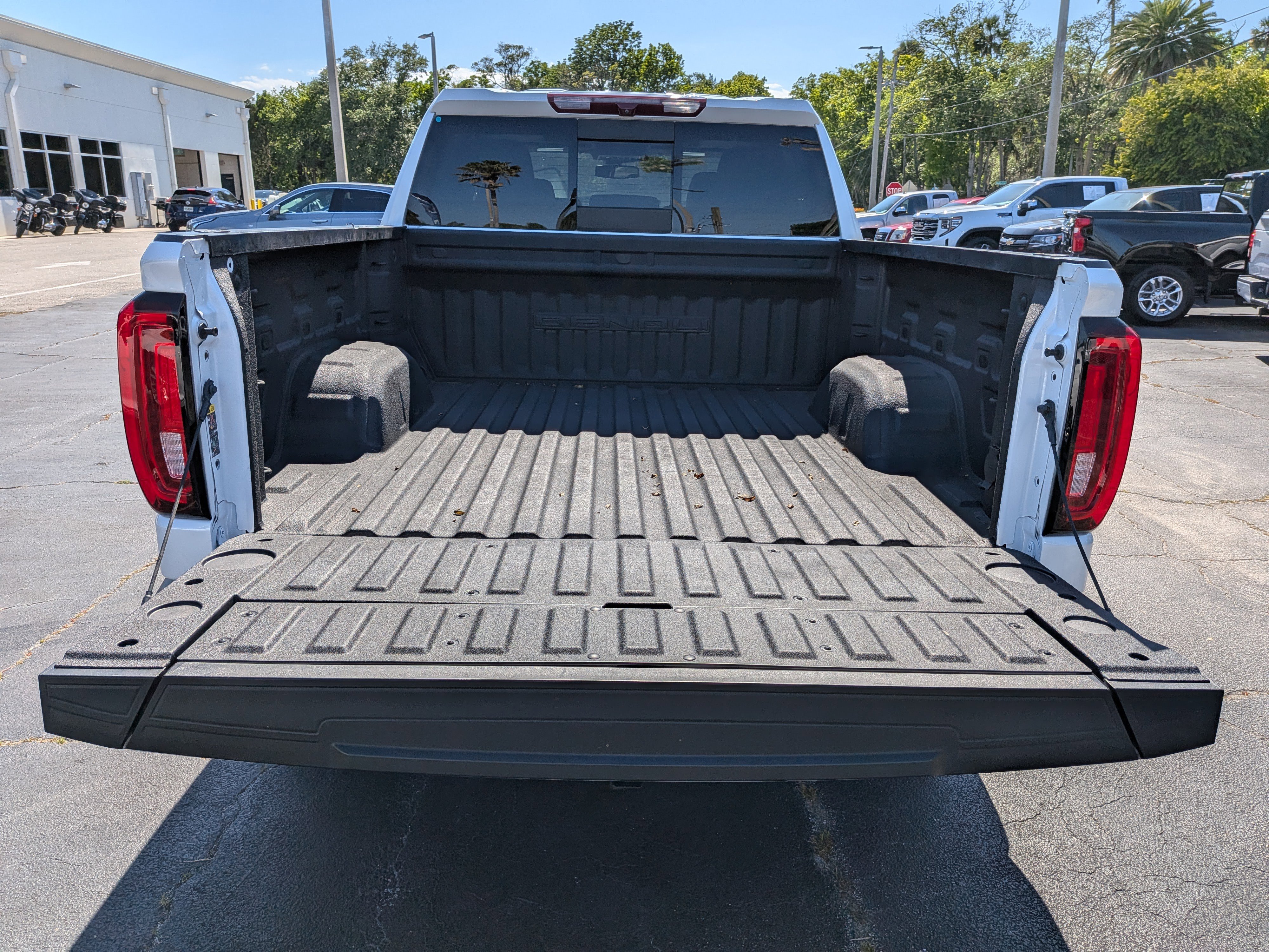 Certified 2023 GMC Sierra 1500 Denali AWD/4WD image 18