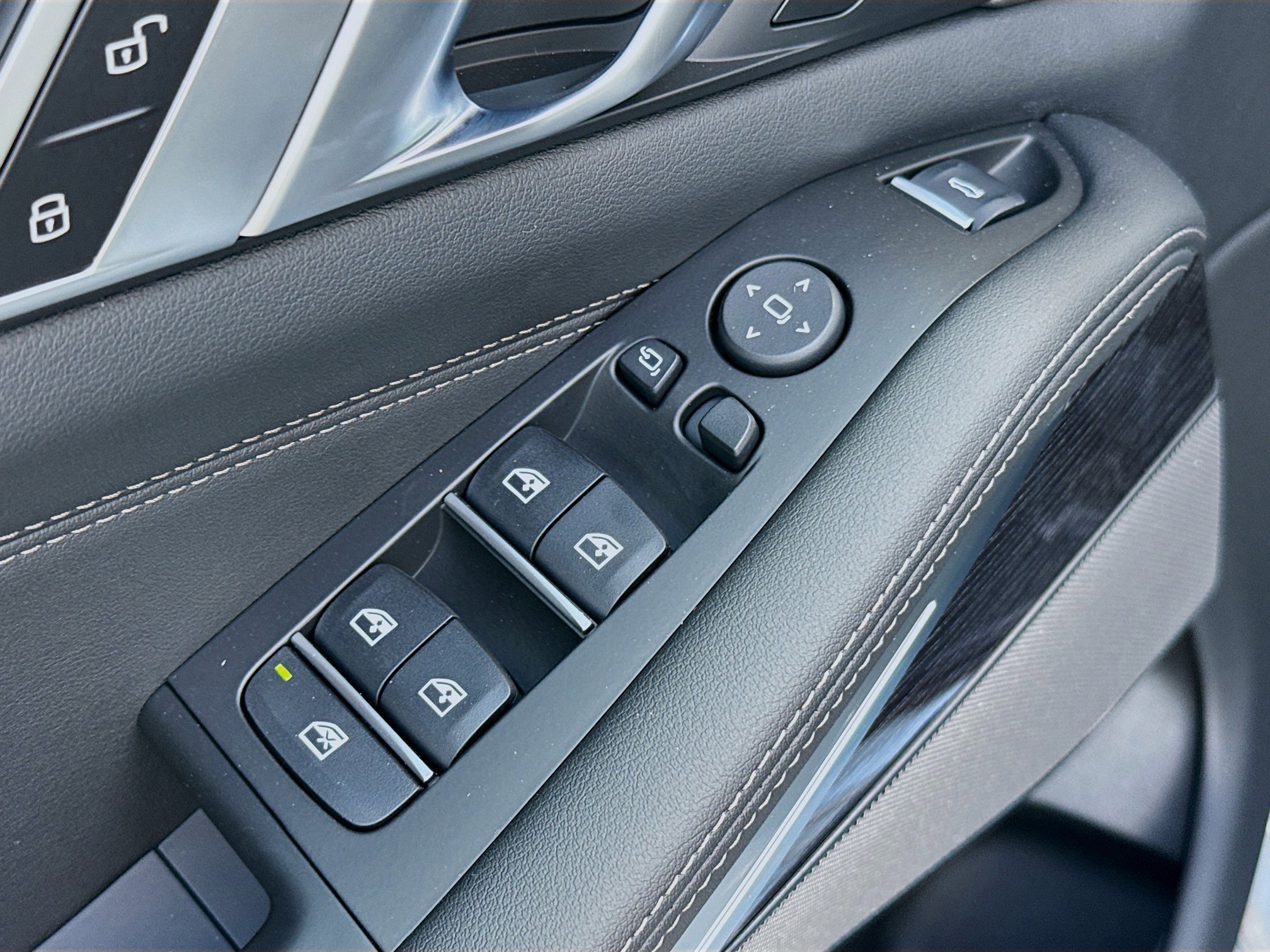 New 2026 BMW X5 sDrive40i w/ M Sport Package image 24