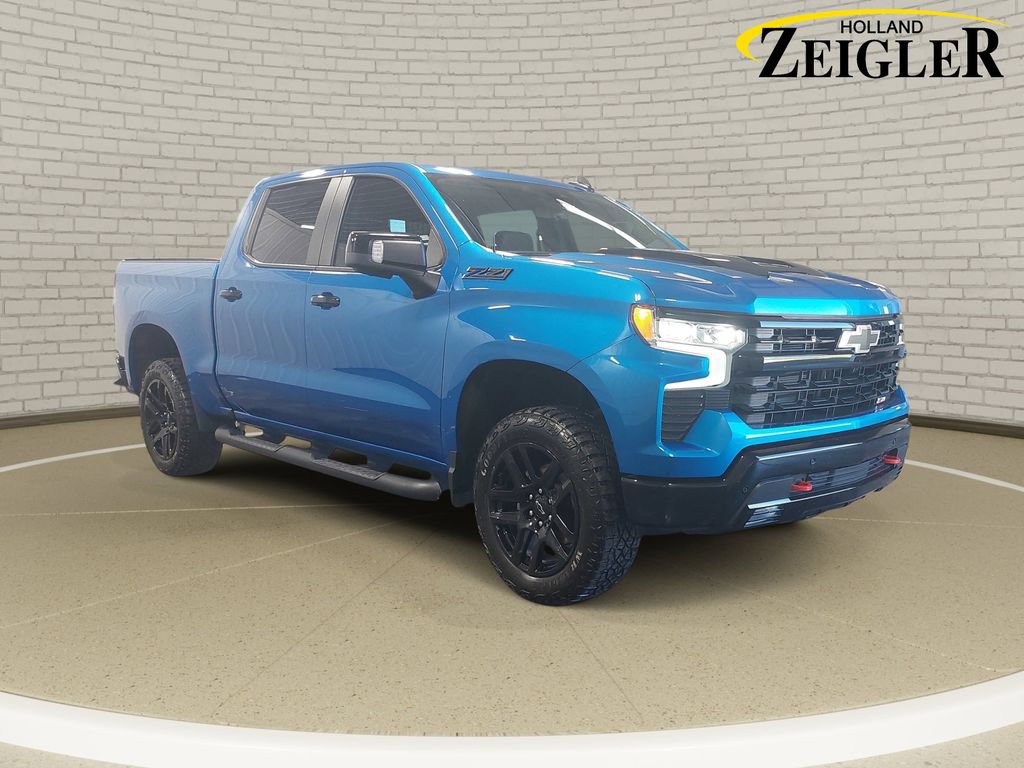 Used 2024 Chevrolet Silverado 1500 LT Trail Boss w/ LT Trail Boss Premium Package AWD/4WD image 3