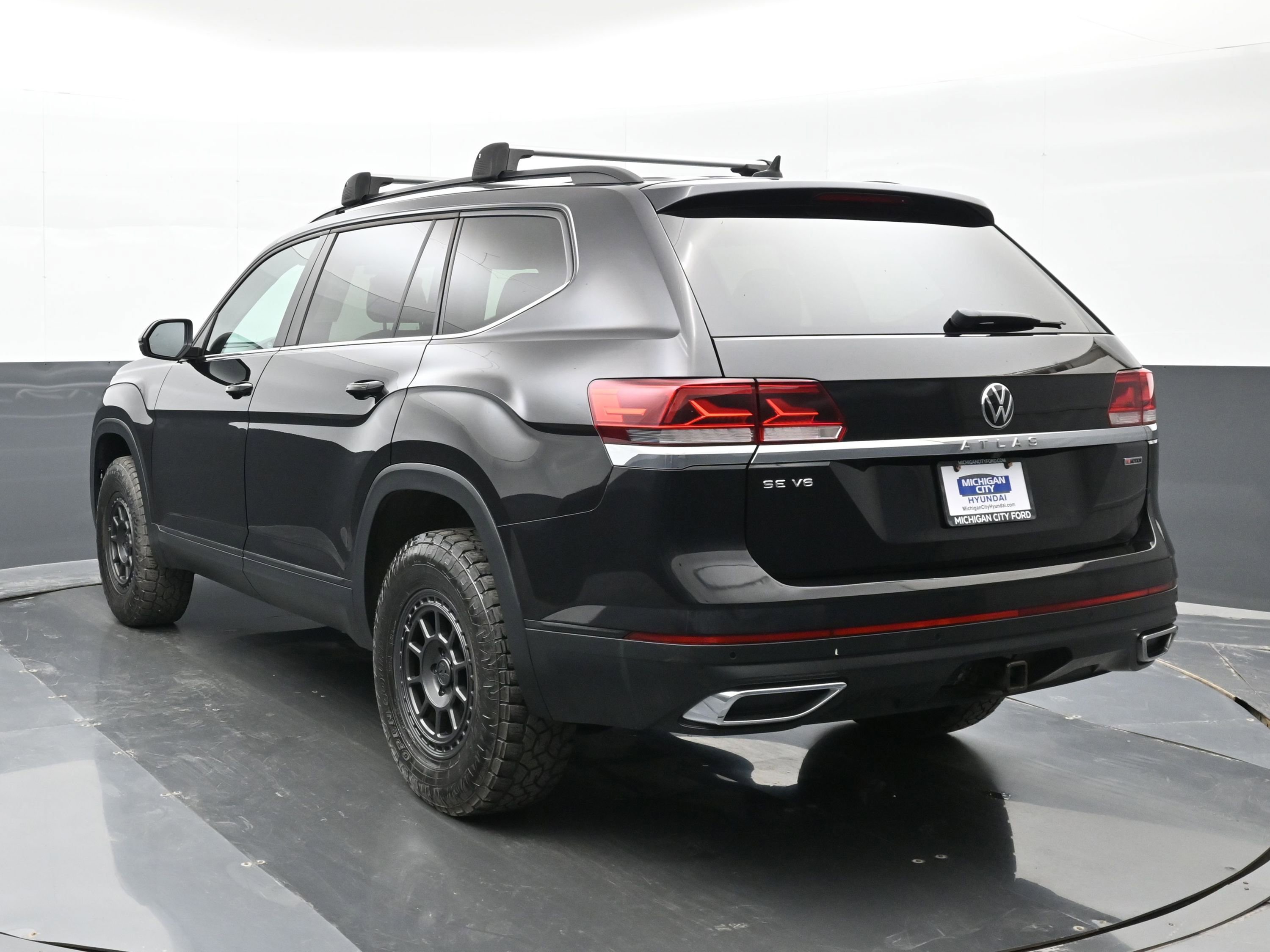 Used 2021 Volkswagen Atlas SE w/ Panoramic Sunroof Package AWD/4WD image 2