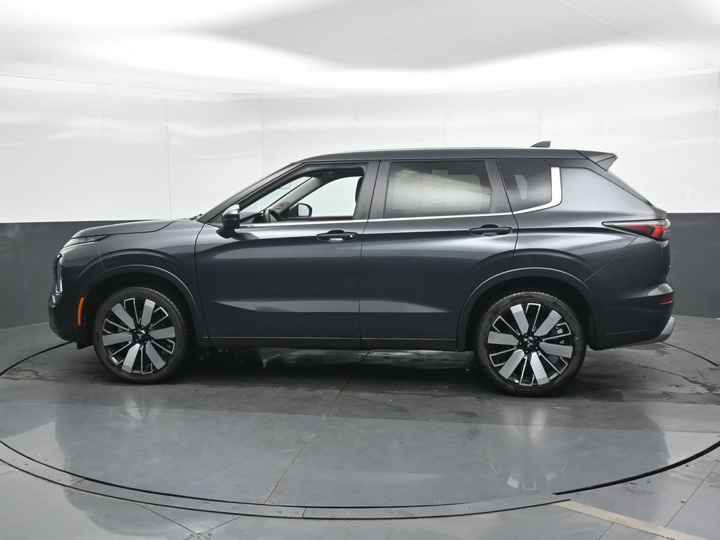 Used 2025 Mitsubishi Outlander SE AWD/4WD image 10