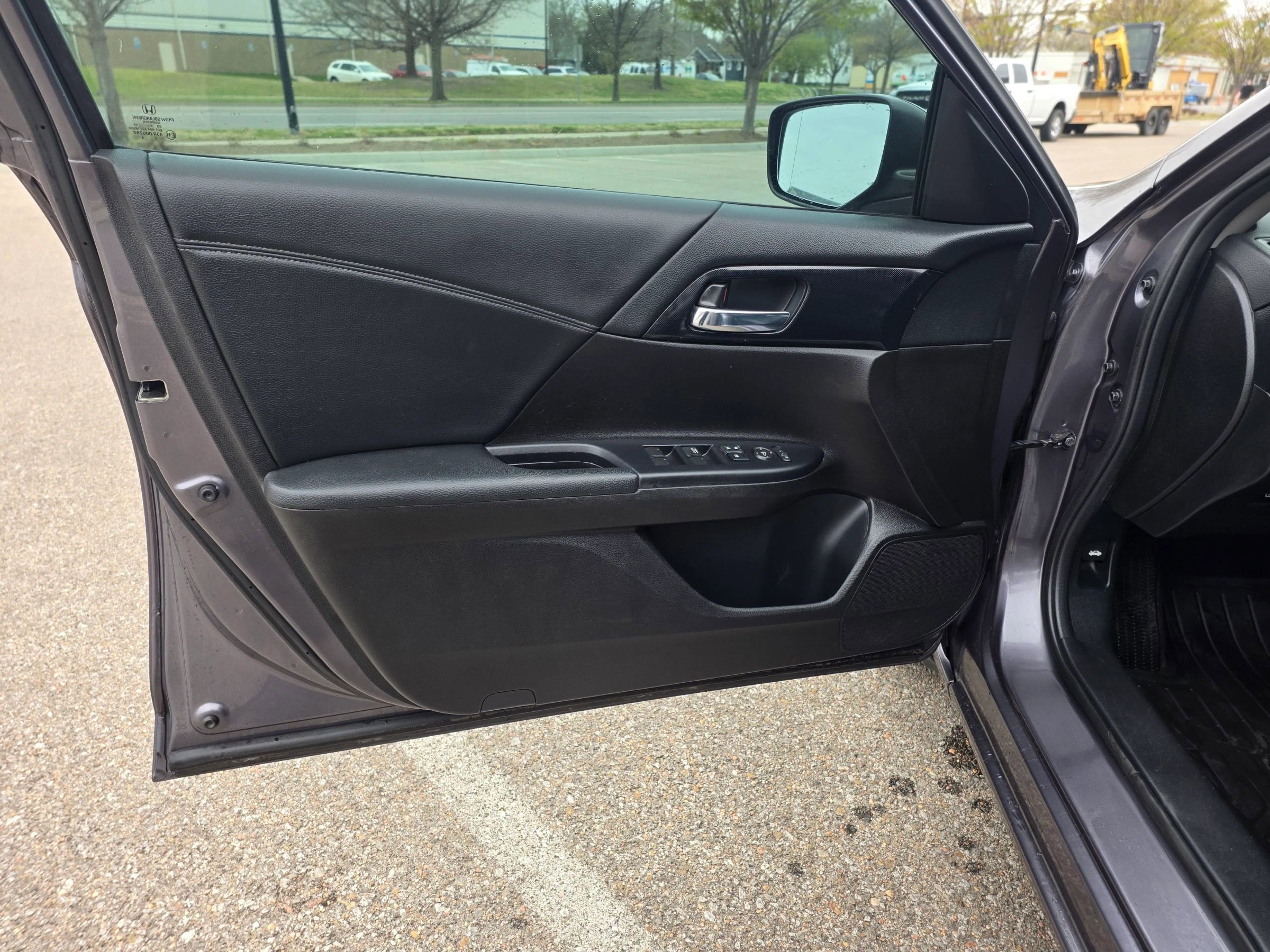 Used 2015 Honda Accord Sport image 18