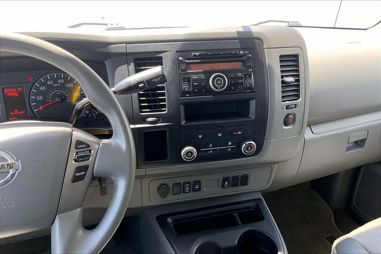 Used 2016 Nissan NV 3500 SV RWD image 15