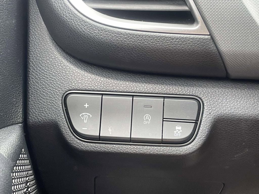Used 2025 Kia Seltos LX image 34