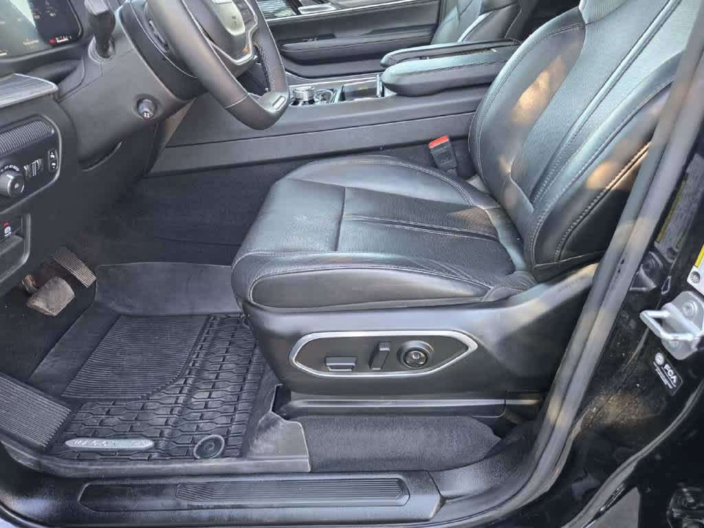 Used 2024 Jeep Wagoneer Series II AWD/4WD image 20