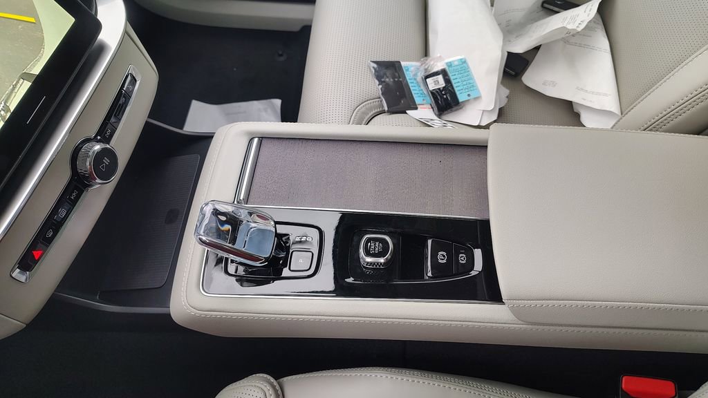 New 2026 Volvo XC90 T8 Ultra w/ Protection Package Premier image 22