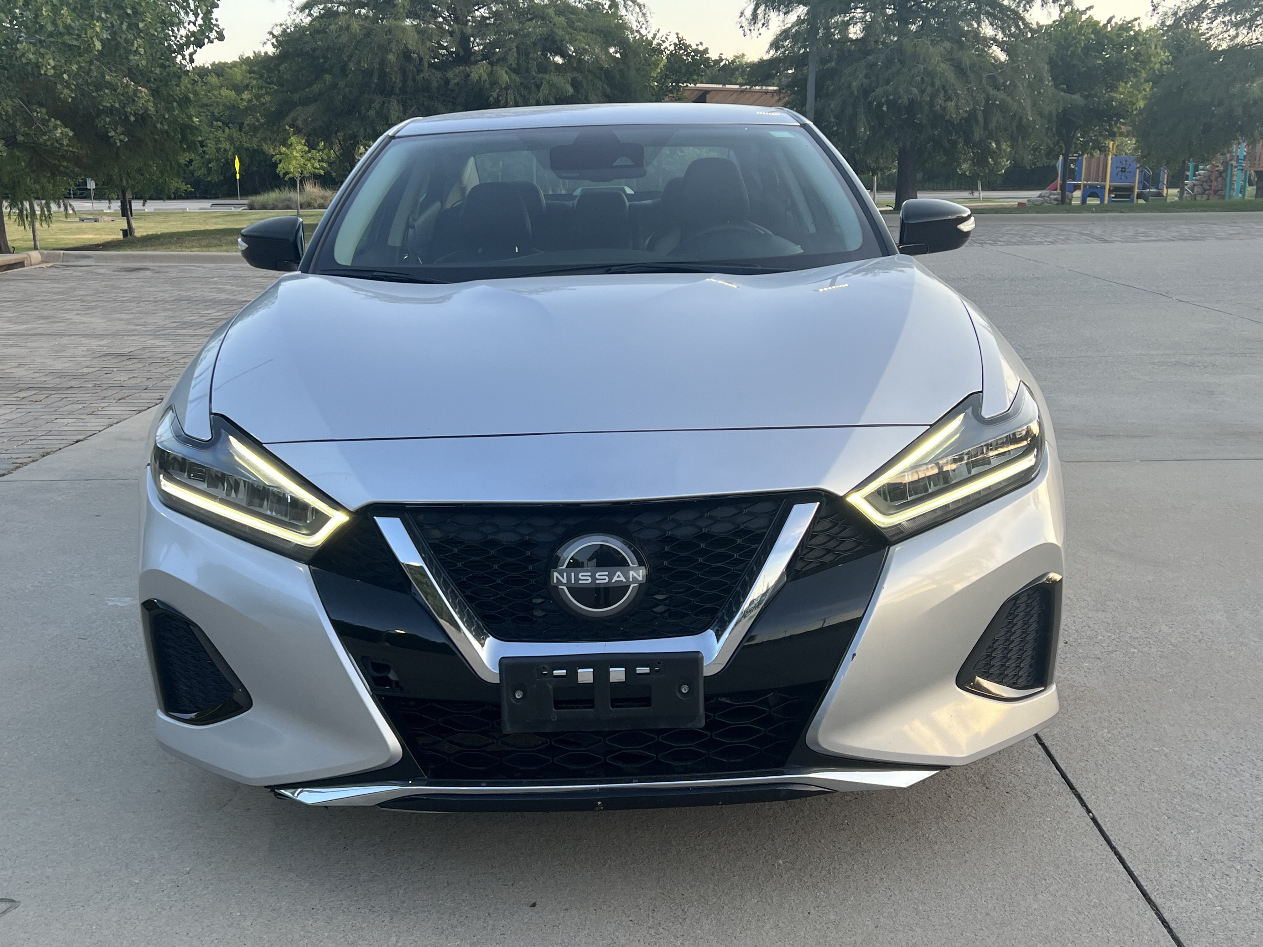 Used 2023 Nissan Maxima SV w/ Floor Mat Group FWD image 3