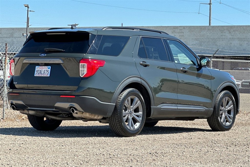Used 2022 Ford Explorer XLT w/ Equipment Group 202A image 4