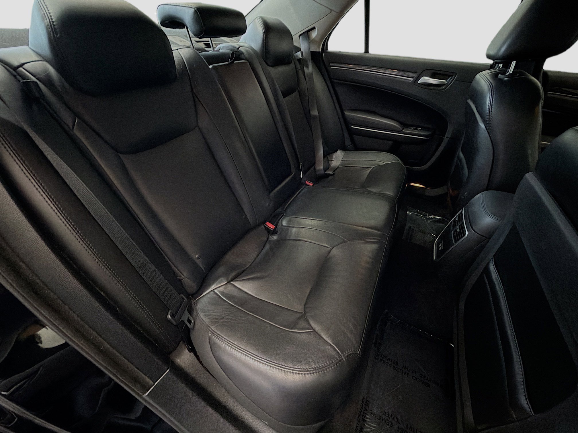 Used 2016 Chrysler 300 Limited image 14