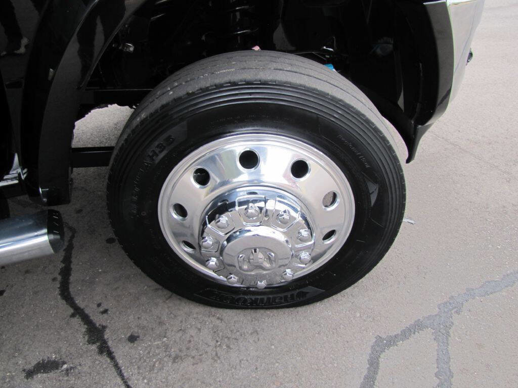 Used 2024 RAM 4500 SLT w/ Quick Order Package 2YG SLT image 29