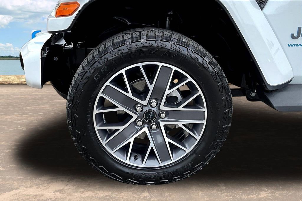 Used 2024 Jeep Wrangler High Altitude AWD/4WD image 35