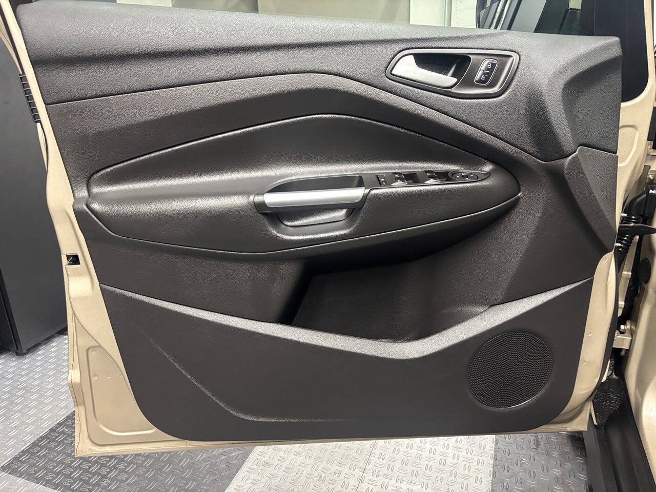 Used 2017 Ford C-MAX SE FWD image 13