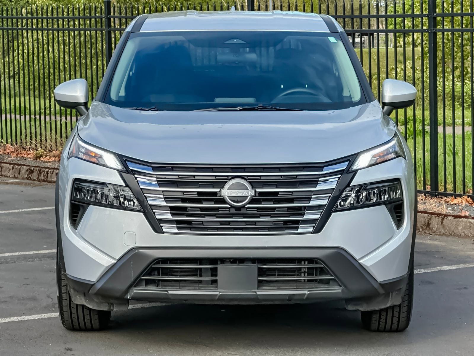 Used 2025 Nissan Rogue SV image 8