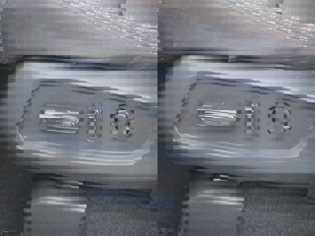 Used 2023 Honda Pilot Sport image 16