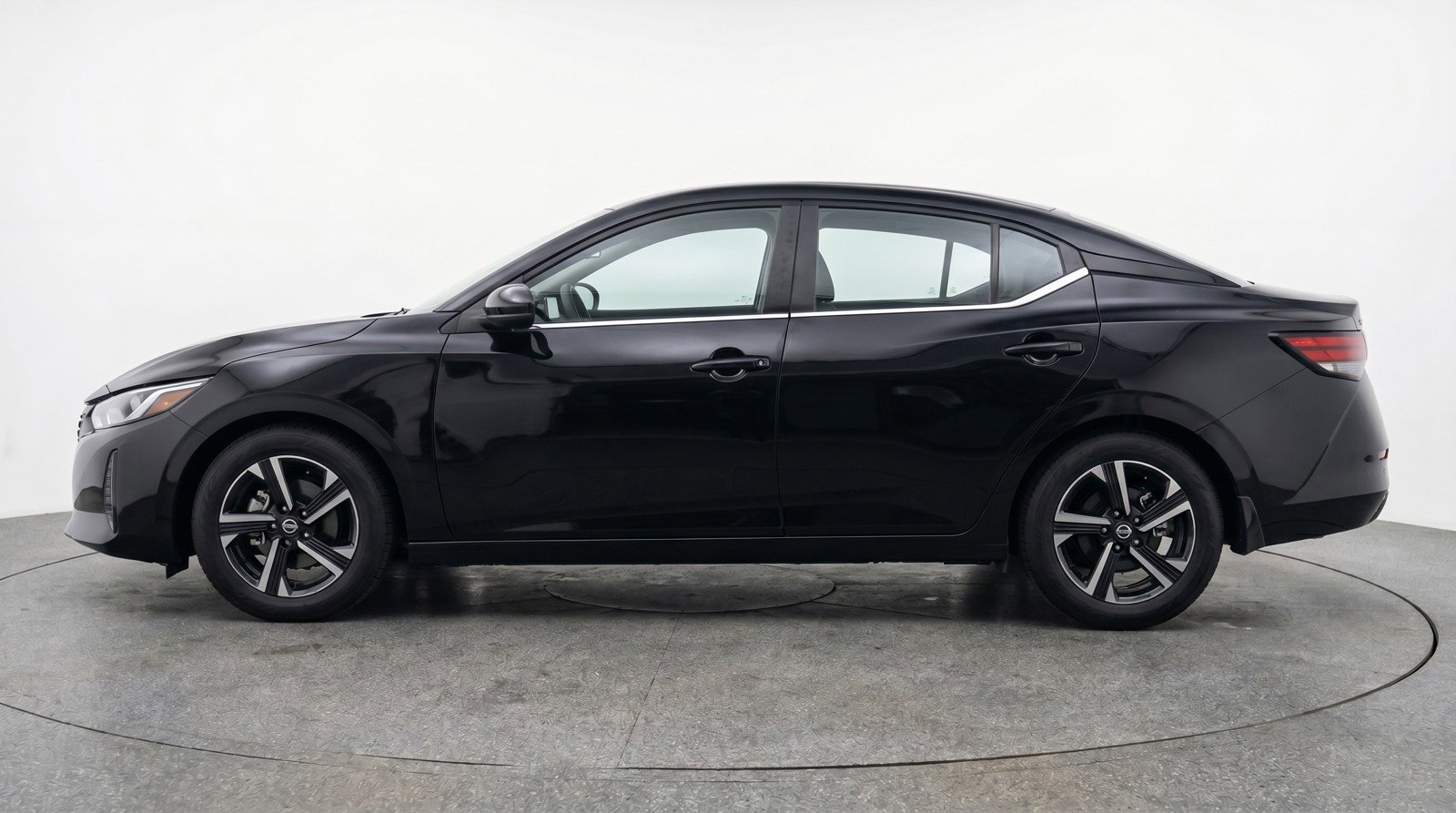 Used 2025 Nissan Sentra SV FWD image 5