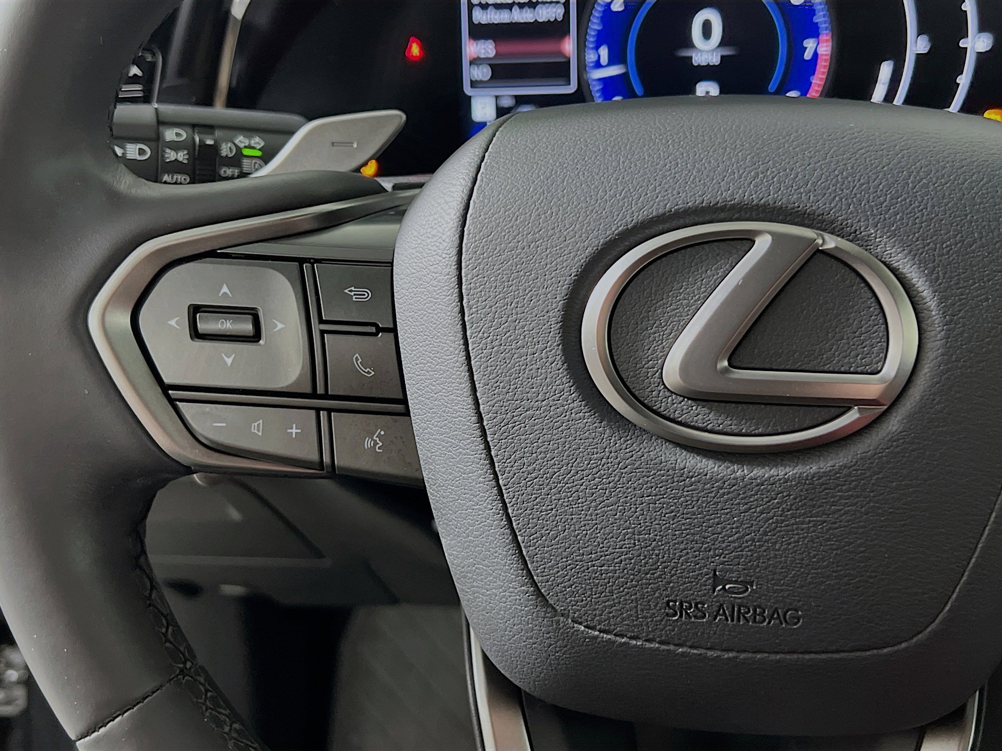 Used 2023 Lexus NX 250 FWD w/ Towing Package (2000 Lbs) image 19