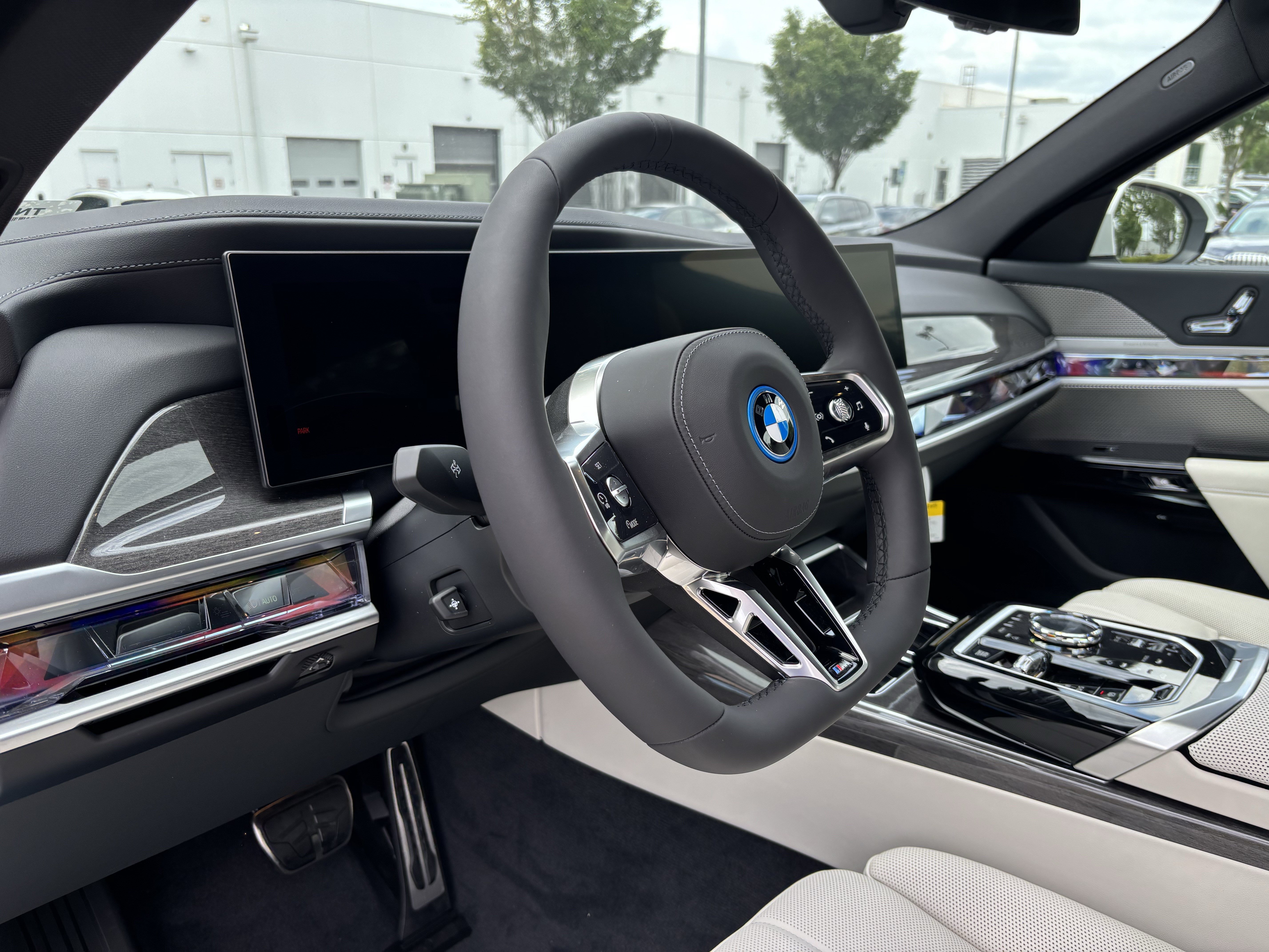 New 2026 BMW 750e xDrive AWD/4WD image 20