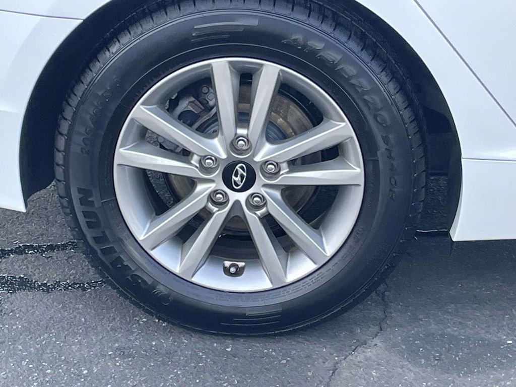 Used 2016 Hyundai Sonata SE image 12
