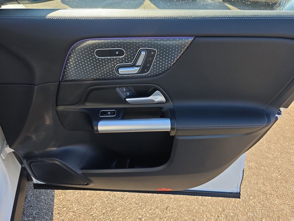 Certified 2025 Mercedes-Benz GLA 250 4MATIC image 11