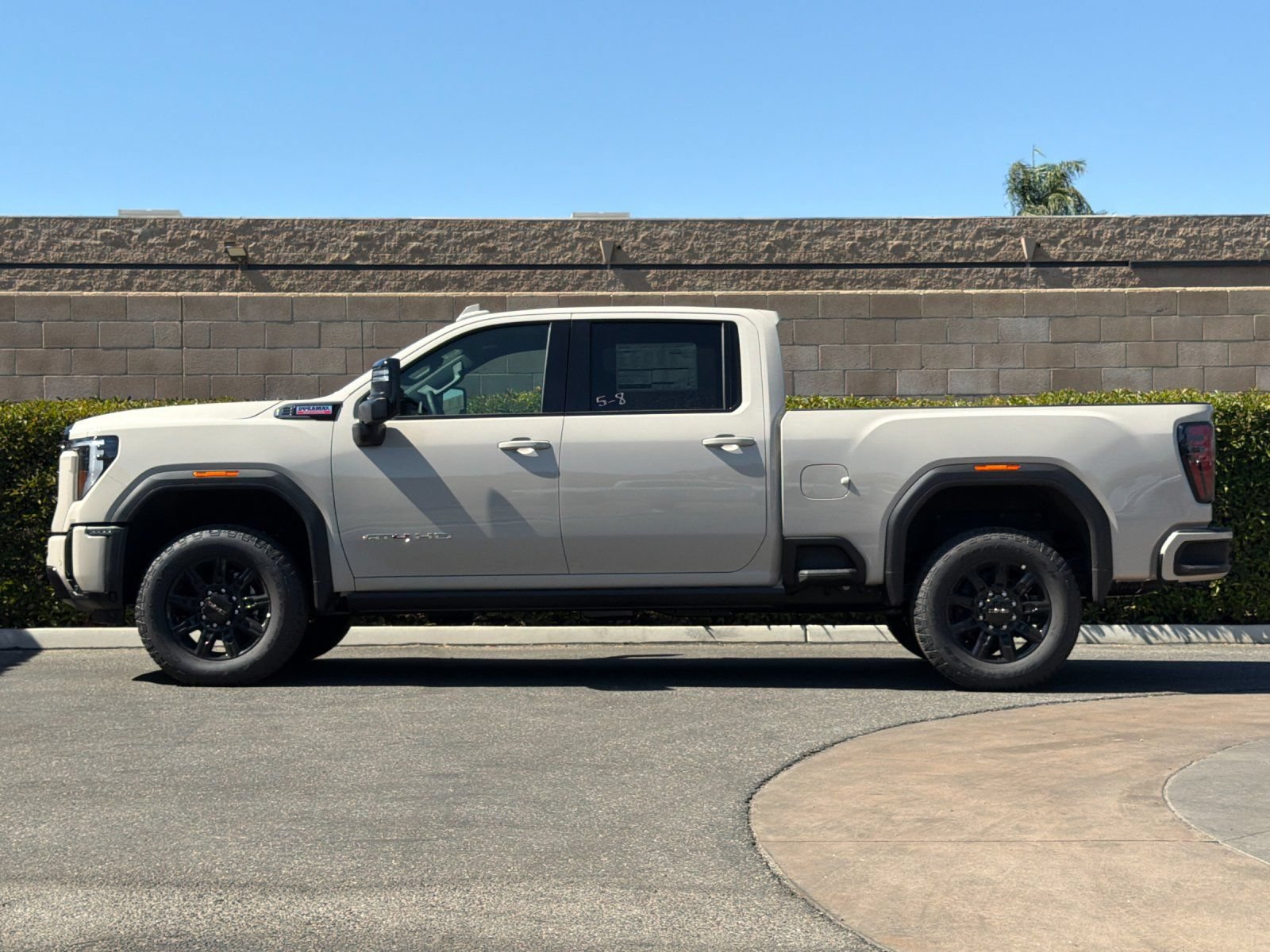 New 2026 GMC Sierra 2500 AT4 w/ AT4 Premium Plus Package AWD/4WD image 7