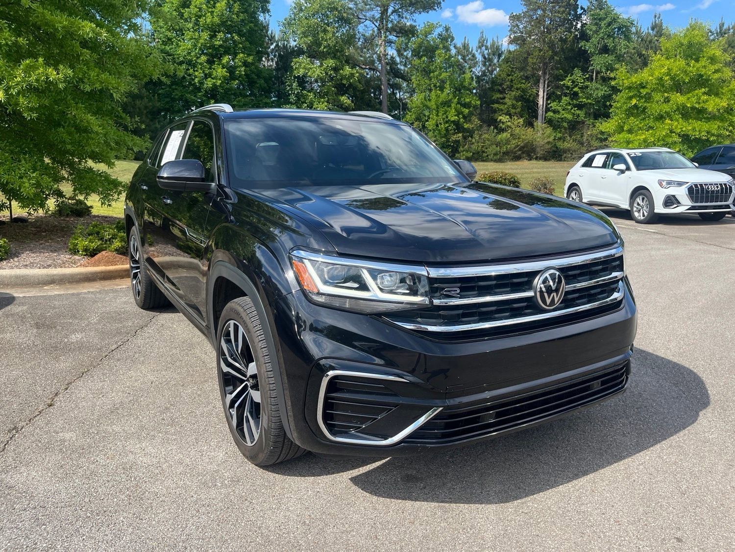 Used 2020 Volkswagen Atlas Cross Sport SEL R-Line AWD/4WD image 3